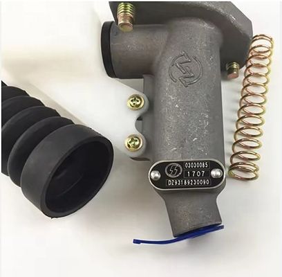 Shacman Spare Parts X3000 Clutch Master Cylinder DZ93189230090 En Reservoir Assembly